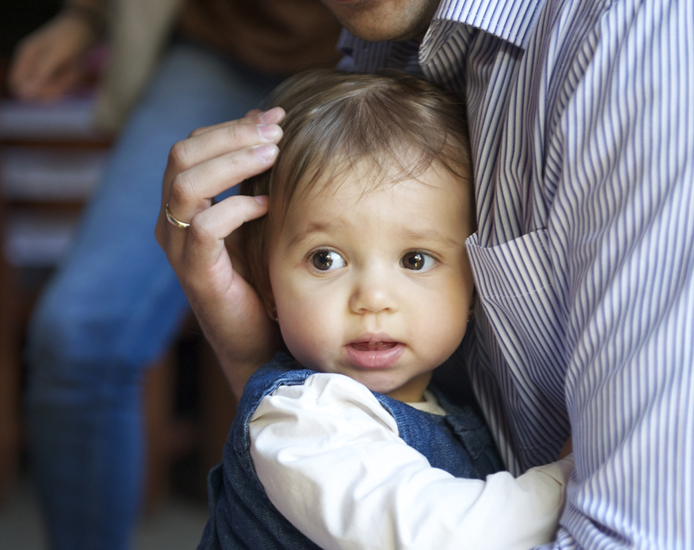 child visits with father and is afraid